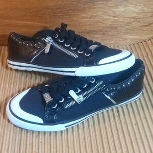 Vintage Guess Sneakers